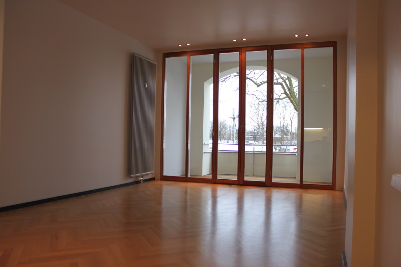 Haustüren und Fenster